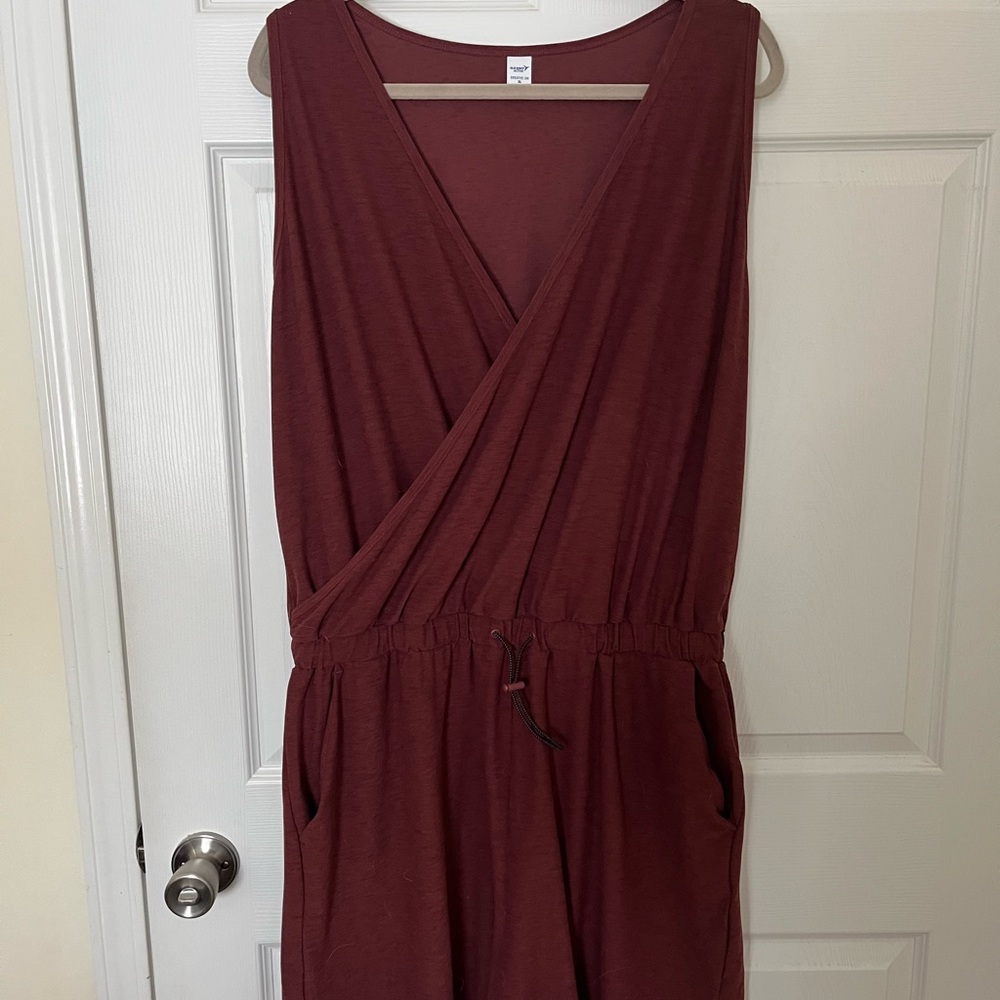 Old Navy Active Maroon Top